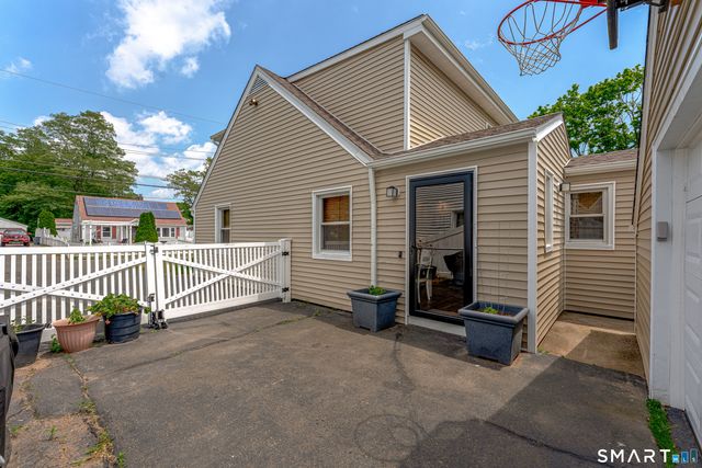 4 James Street, East Haven, CT 06512