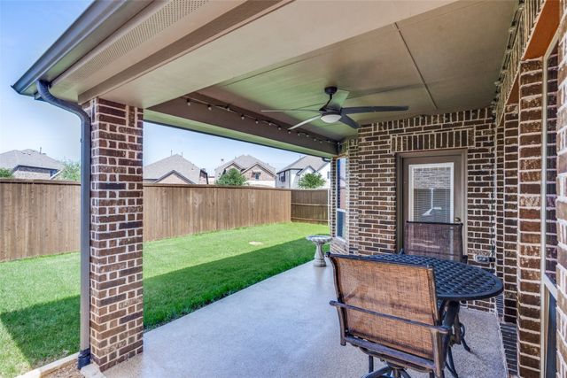 320 Palamedes Street, Lewisville, TX 75056