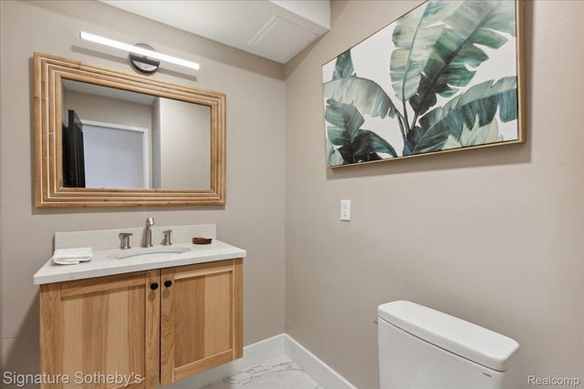 372 W Brown Street, Birmingham, MI 48009