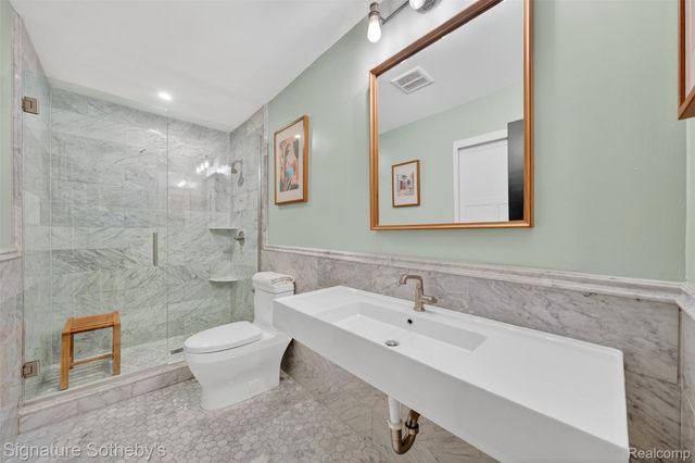 372 W Brown Street, Birmingham, MI 48009