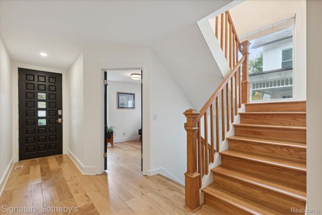 372 W Brown Street, Birmingham, MI 48009