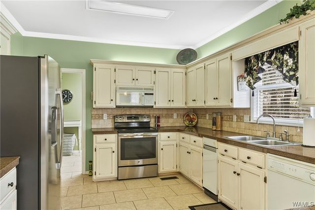 14852 Dema Rest, Northport, AL 35475