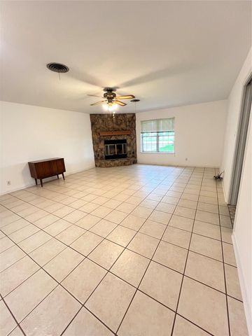 402 Peach Point Road, Jones Creek, TX 77541