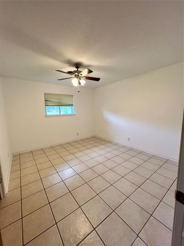 402 Peach Point Road, Jones Creek, TX 77541