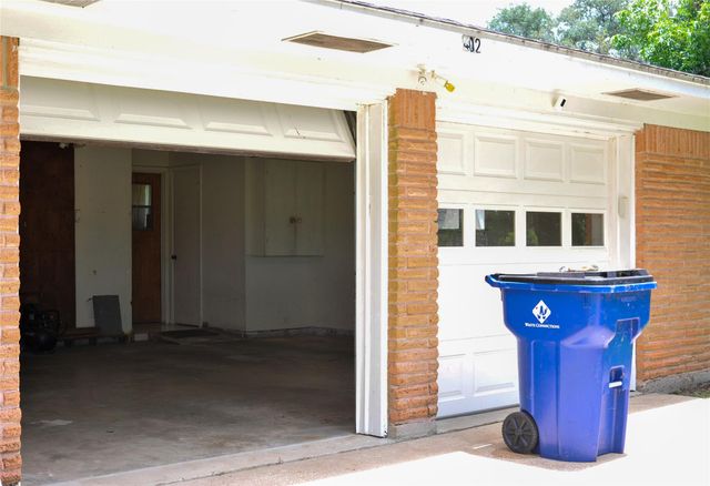 402 Peach Point Road, Jones Creek, TX 77541