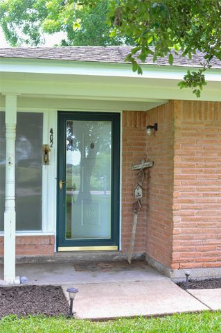 402 Peach Point Road, Jones Creek, TX 77541
