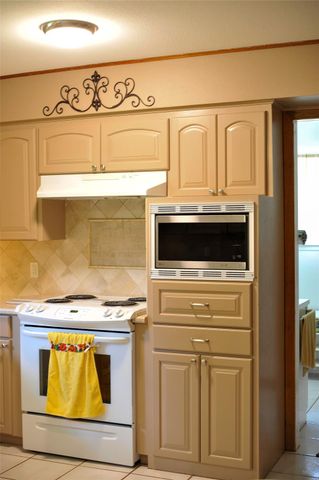 402 Peach Point Road, Jones Creek, TX 77541
