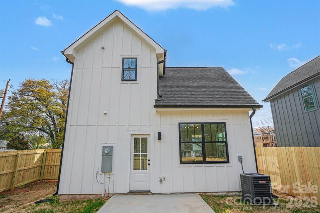 2905 Clyde Drive NE, Charlotte, NC 28208