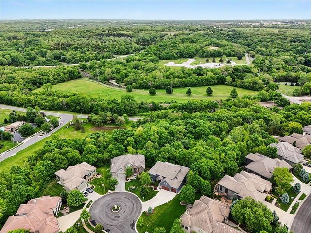 8831 Vista Drive, Lenexa, KS 66220