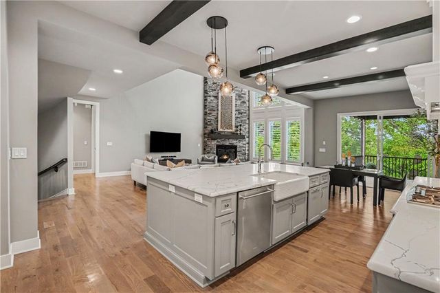 8831 Vista Drive, Lenexa, KS 66220