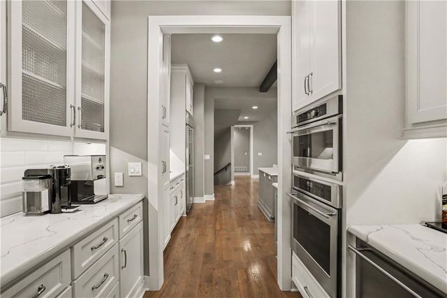 8831 Vista Drive, Lenexa, KS 66220