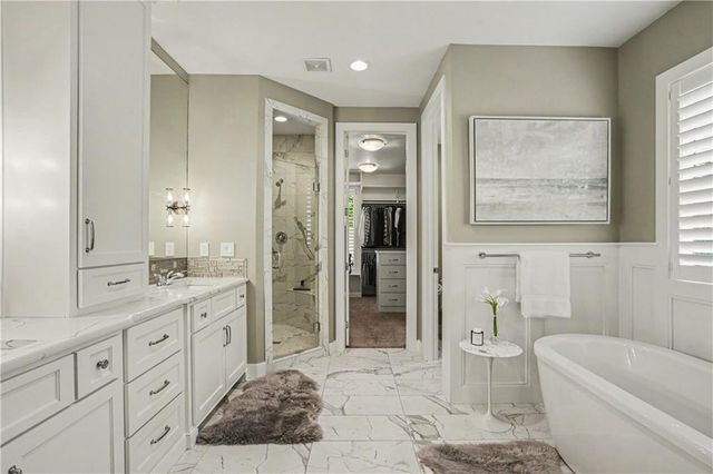 8831 Vista Drive, Lenexa, KS 66220