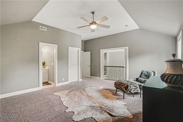 8831 Vista Drive, Lenexa, KS 66220
