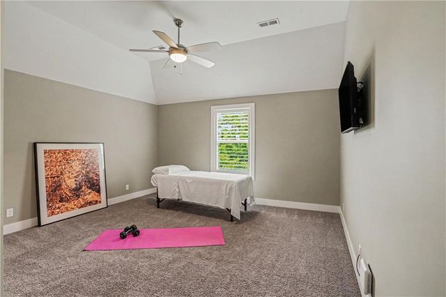 8831 Vista Drive, Lenexa, KS 66220