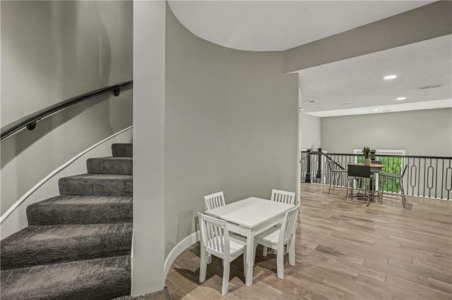8831 Vista Drive, Lenexa, KS 66220