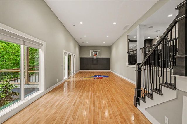 8831 Vista Drive, Lenexa, KS 66220