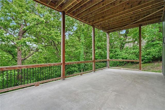 8831 Vista Drive, Lenexa, KS 66220