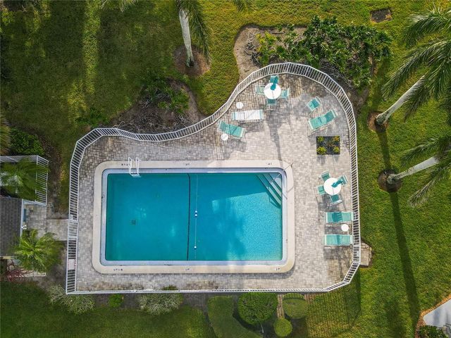 2375 LAKESIDE MEWS D2, Sarasota, FL 34235