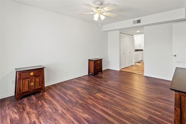 2375 LAKESIDE MEWS D2, Sarasota, FL 34235