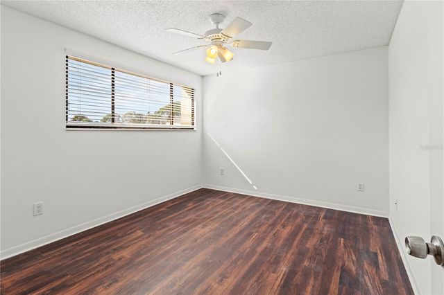 2375 LAKESIDE MEWS D2, Sarasota, FL 34235