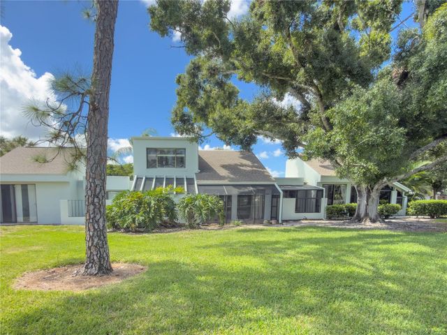 2375 LAKESIDE MEWS D2, Sarasota, FL 34235