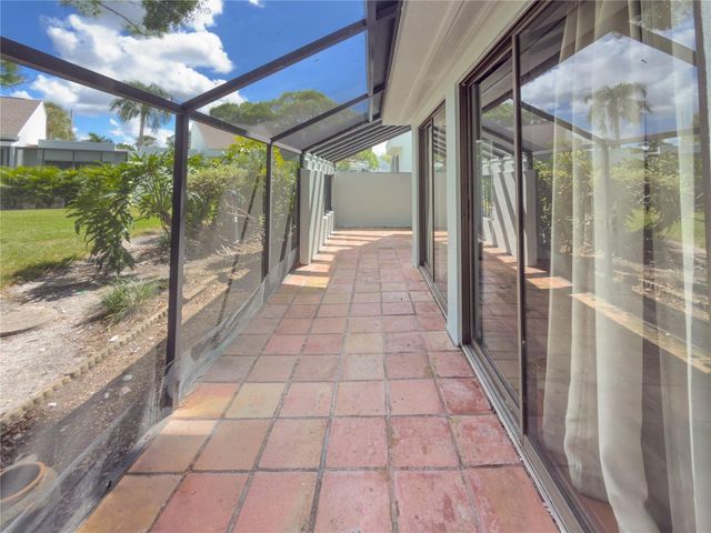 2375 LAKESIDE MEWS D2, Sarasota, FL 34235