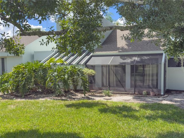 2375 LAKESIDE MEWS D2, Sarasota, FL 34235
