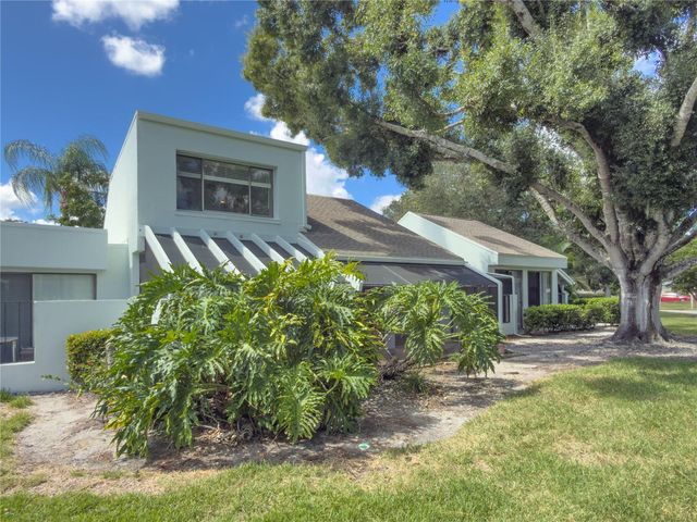 2375 LAKESIDE MEWS D2, Sarasota, FL 34235