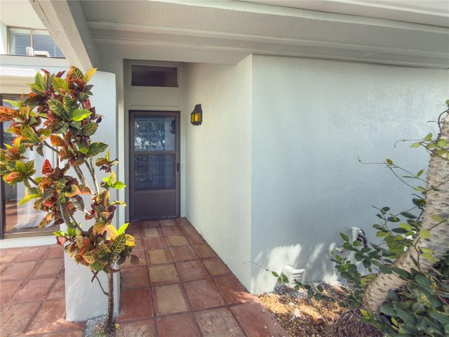 2375 LAKESIDE MEWS D2, Sarasota, FL 34235