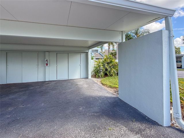 2375 LAKESIDE MEWS D2, Sarasota, FL 34235