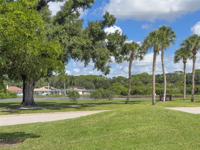 2375 LAKESIDE MEWS D2, Sarasota, FL 34235