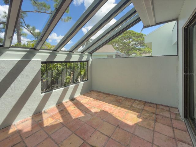 2375 LAKESIDE MEWS D2, Sarasota, FL 34235
