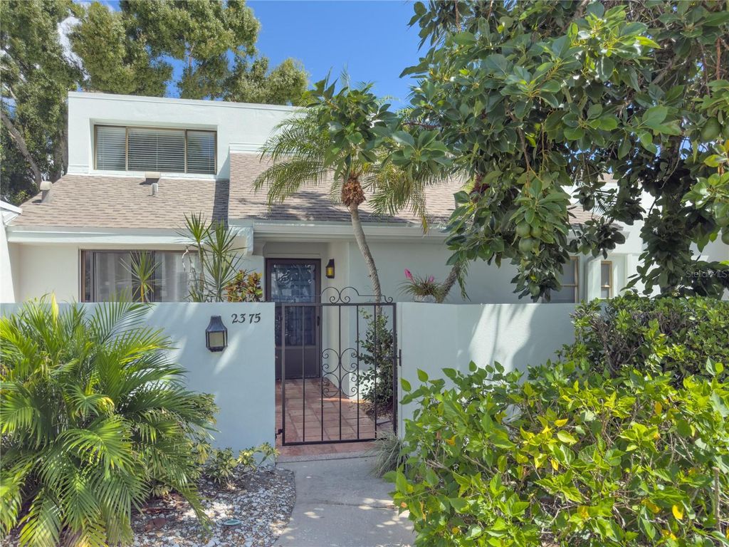 2375 LAKESIDE MEWS D2, Sarasota, FL 34235