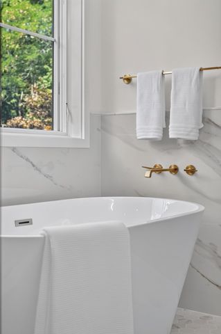 9 Morseland Ave, Newton, MA 02459