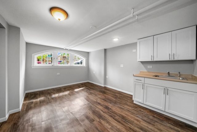 4730 S Komensky Avenue, Chicago, IL 60632