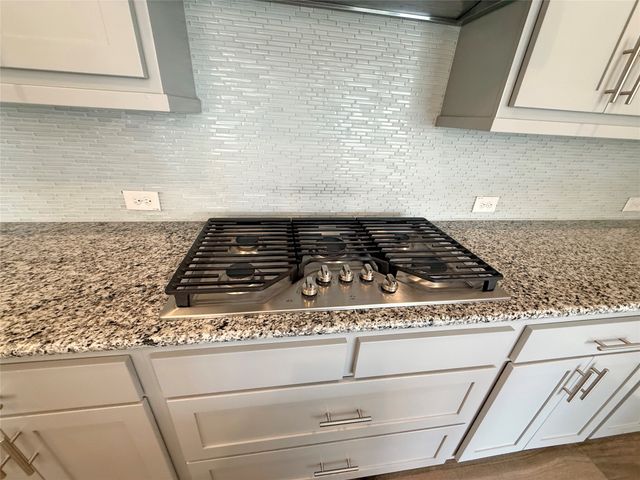 6914 Birch Creek Drive, Irving, TX 75063