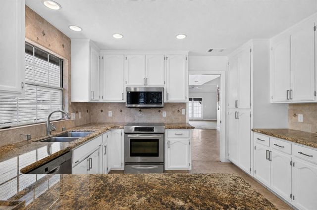19104 Pebble Ct, Woodbridge, CA 95258