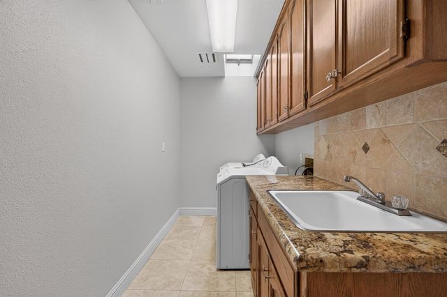 19104 Pebble Ct, Woodbridge, CA 95258