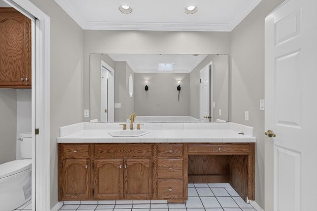 19104 Pebble Ct, Woodbridge, CA 95258