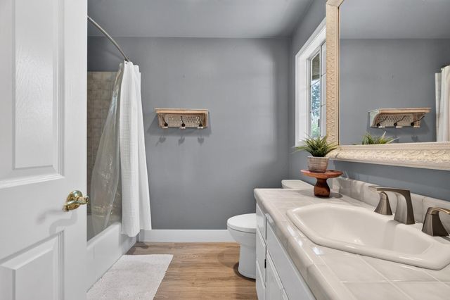 19104 Pebble Ct, Woodbridge, CA 95258