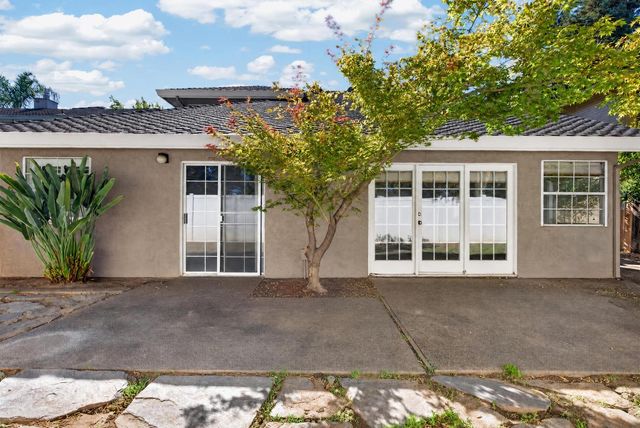 19104 Pebble Ct, Woodbridge, CA 95258