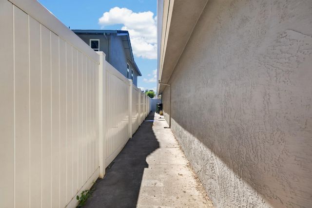 19104 Pebble Ct, Woodbridge, CA 95258