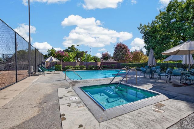 19104 Pebble Ct, Woodbridge, CA 95258