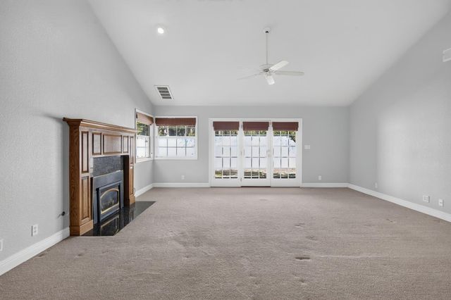 19104 Pebble Ct, Woodbridge, CA 95258