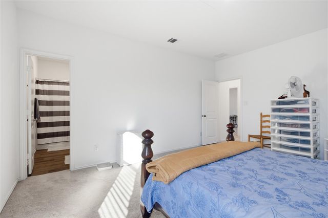 724 Rancho Del Cielo LOOP, Jarrell, TX 76537