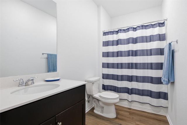 724 Rancho Del Cielo LOOP, Jarrell, TX 76537