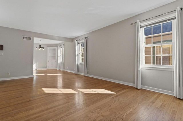 4918 N Berkeley BOULEVARD, Whitefish Bay, WI 53217