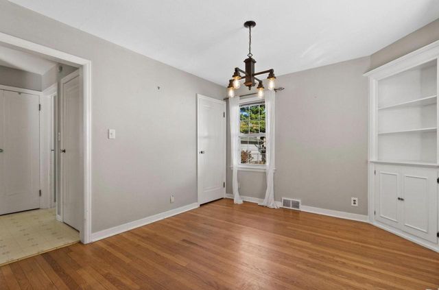 4918 N Berkeley BOULEVARD, Whitefish Bay, WI 53217