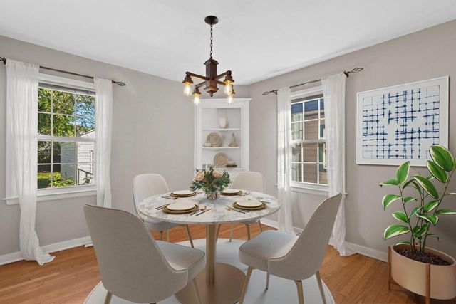 4918 N Berkeley BOULEVARD, Whitefish Bay, WI 53217