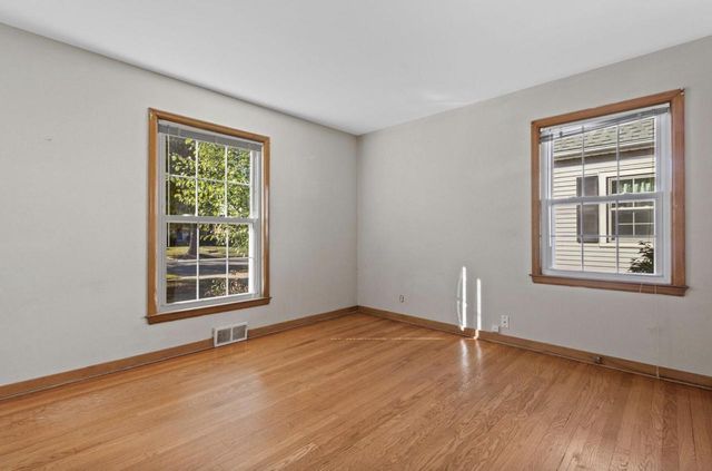 4918 N Berkeley BOULEVARD, Whitefish Bay, WI 53217